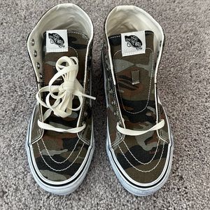 Vans Sk8-HI Canvas Tapered, Color Washed Camouflage/White. Unisex. No box/ Tags